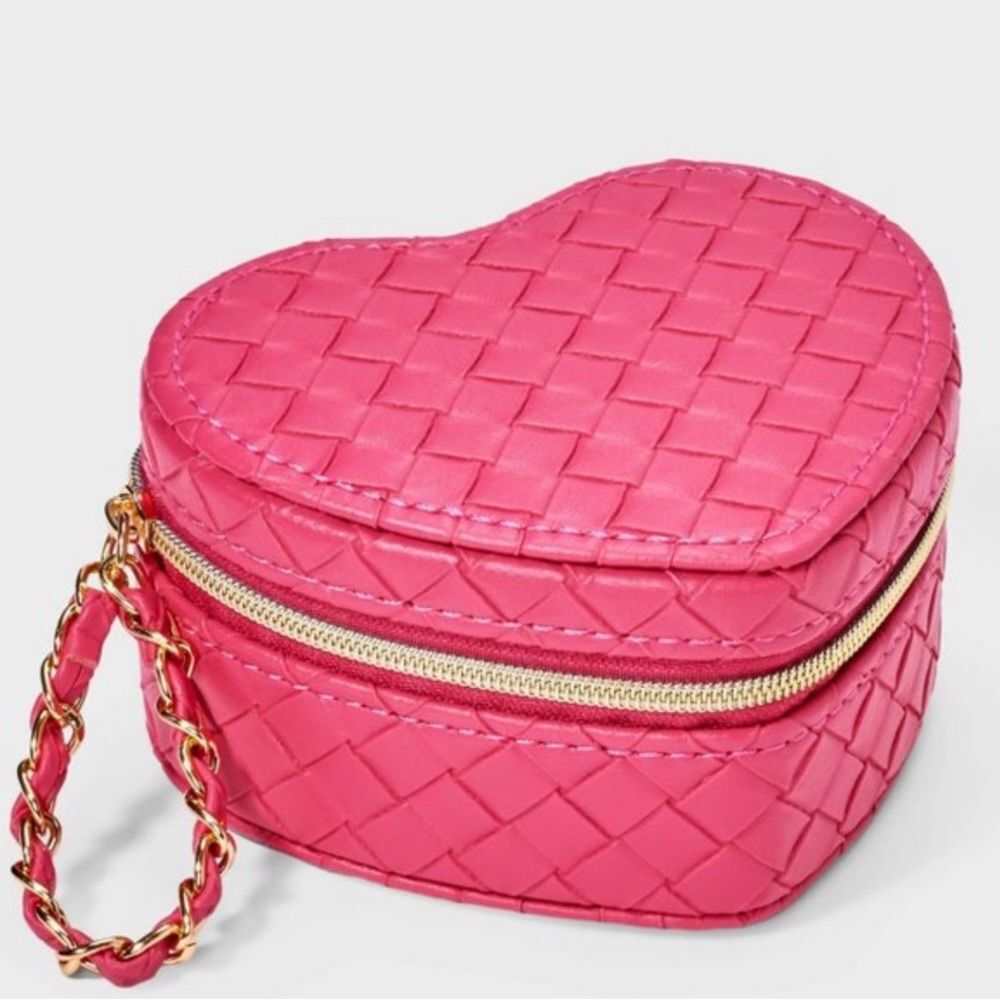 NWT Heart Woven Travel Jewelry Organizer - A New Day